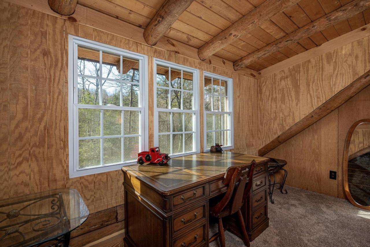 Very Private, Real Log Cabin With Hot Tub! سيفيرفيل المظهر الخارجي الصورة