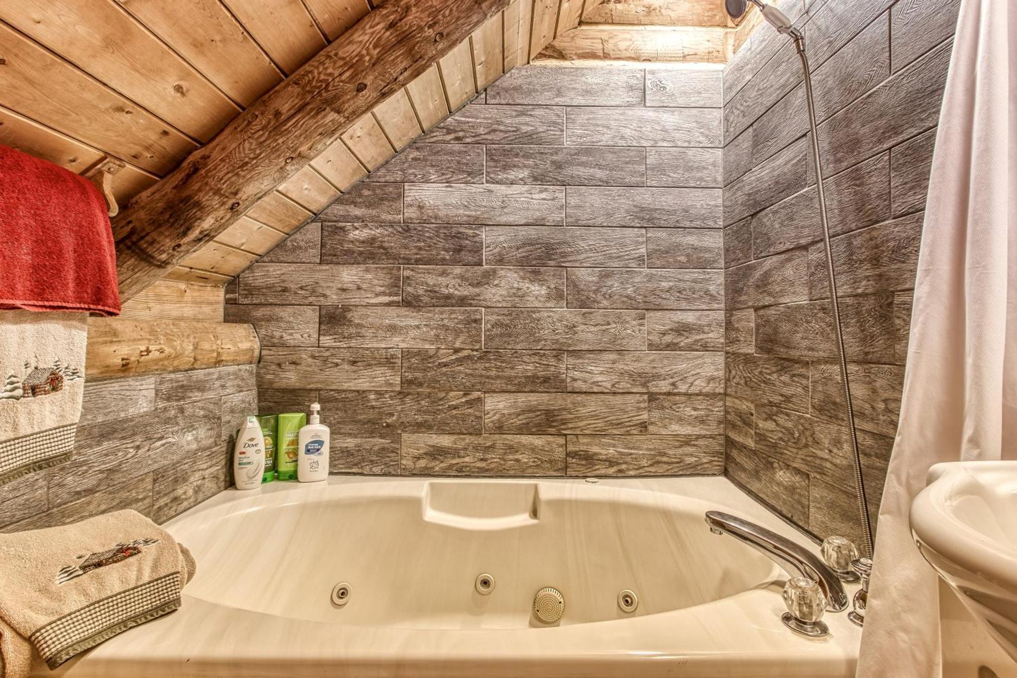 Very Private, Real Log Cabin With Hot Tub! سيفيرفيل المظهر الخارجي الصورة
