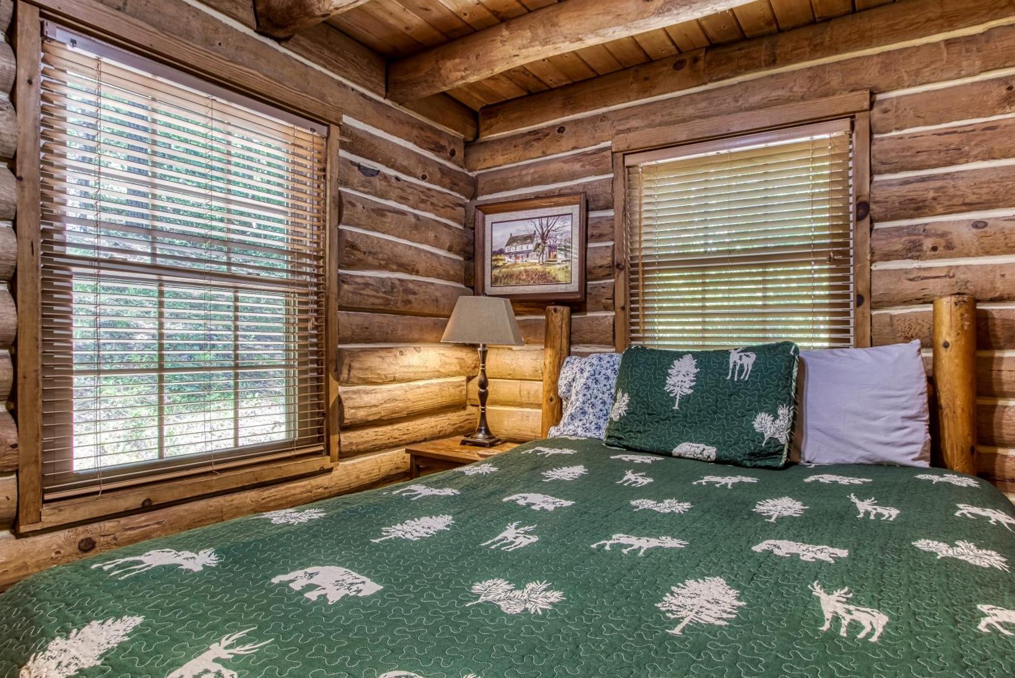 Very Private, Real Log Cabin With Hot Tub! سيفيرفيل المظهر الخارجي الصورة